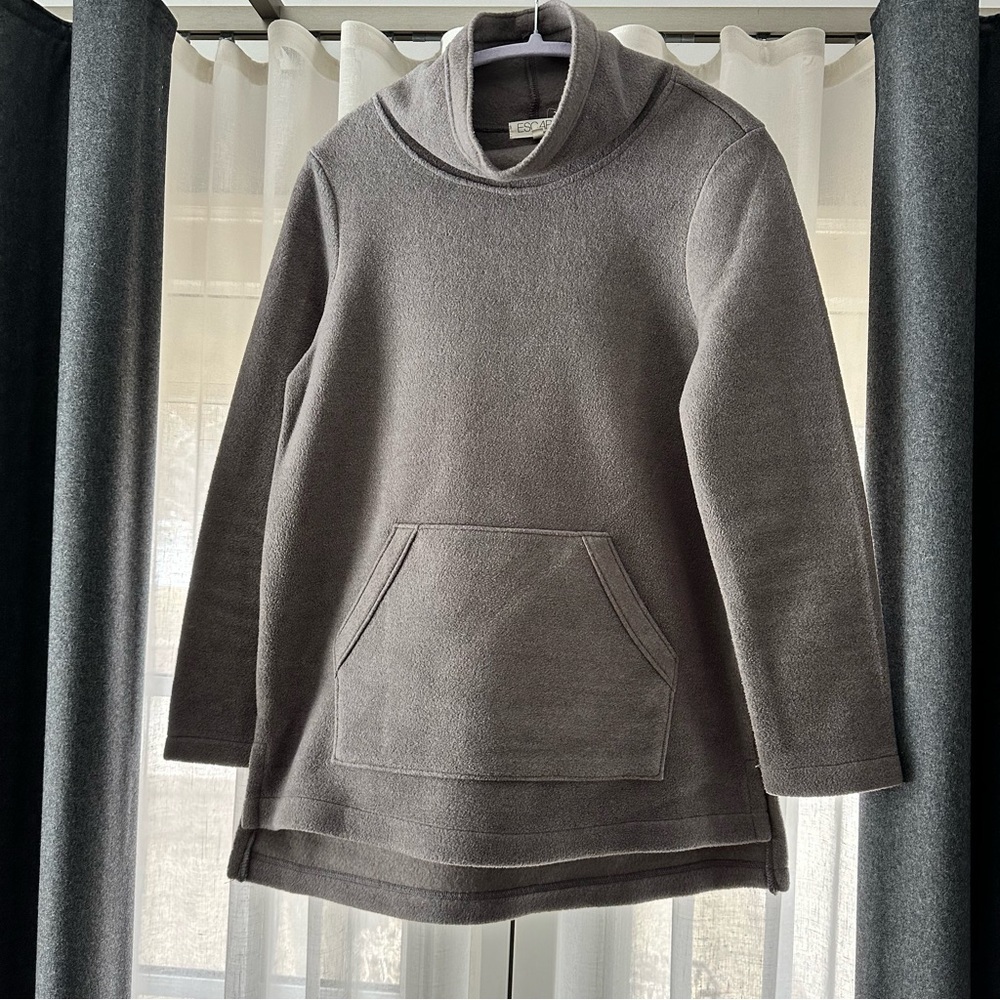 Taupe Gray Fleece Pullover by Escape XS